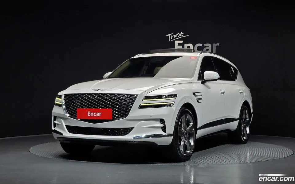 Genesis GV80 2.5T 2WD 2022 — фото 1, купить с доставкой в Москву