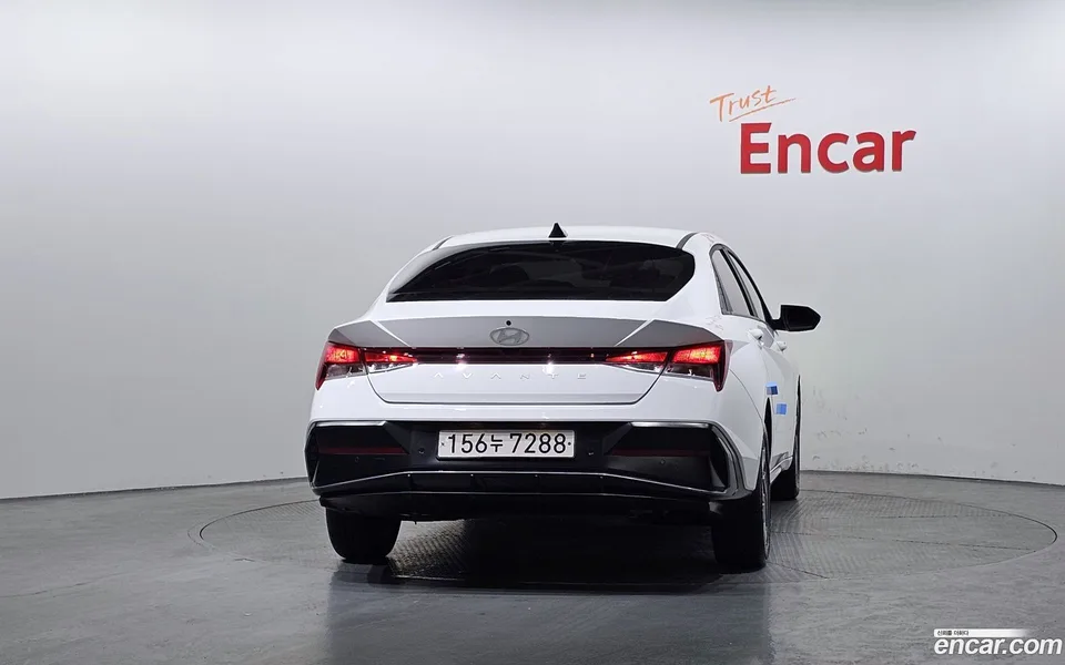 Hyundai Avante CN7 Hybrid 2024 — миниатюра 4