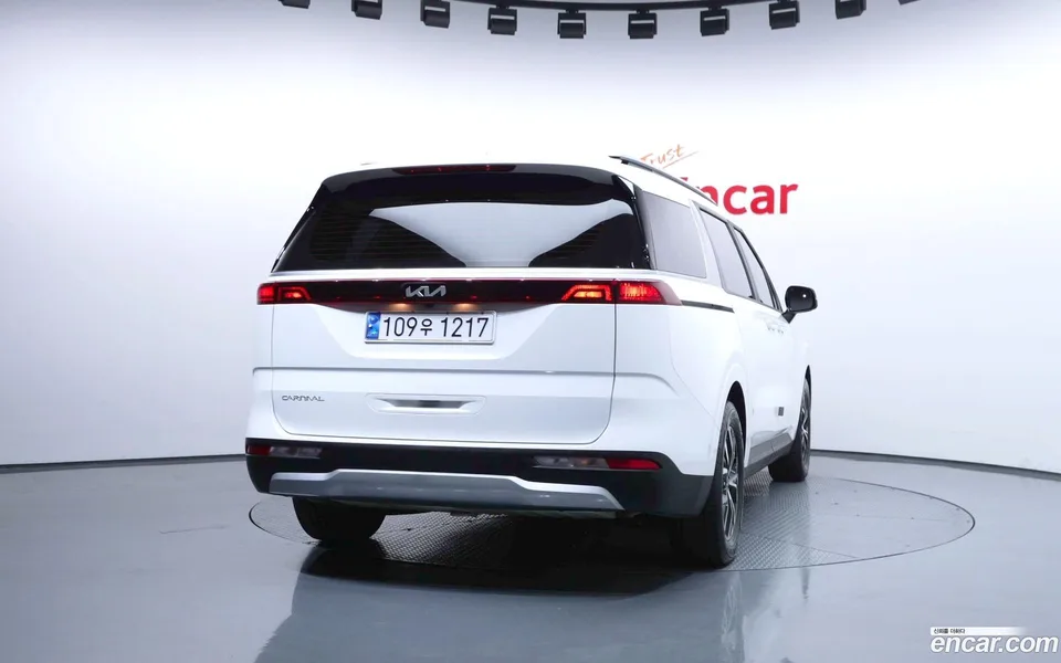 Kia Carnival 9 2022 — миниатюра 4