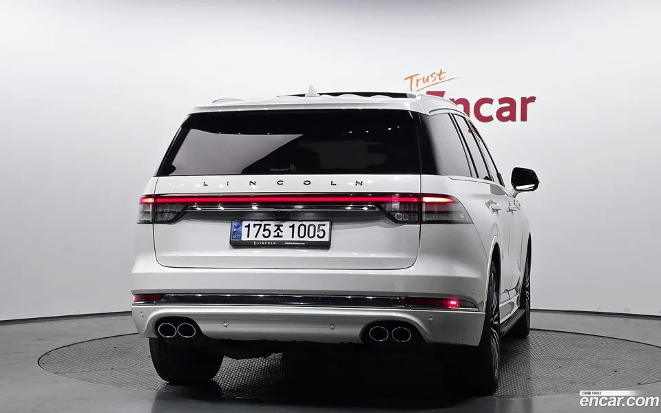 Lincoln Aviator 3.0 AWD 2023 — миниатюра 4