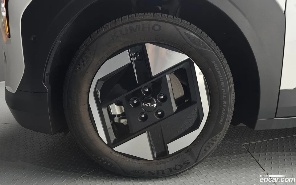 Kia EV3 2WD 2025 — thumbnail 2