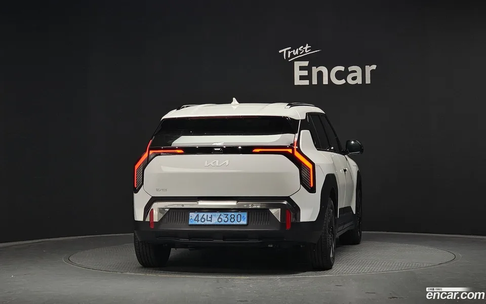 Kia EV3 2WD 2025 — thumbnail 4