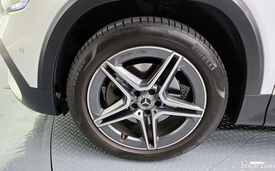 Mercedes-Benz GLB-Class GLB250 4MATIC 2022 — миниатюра 2