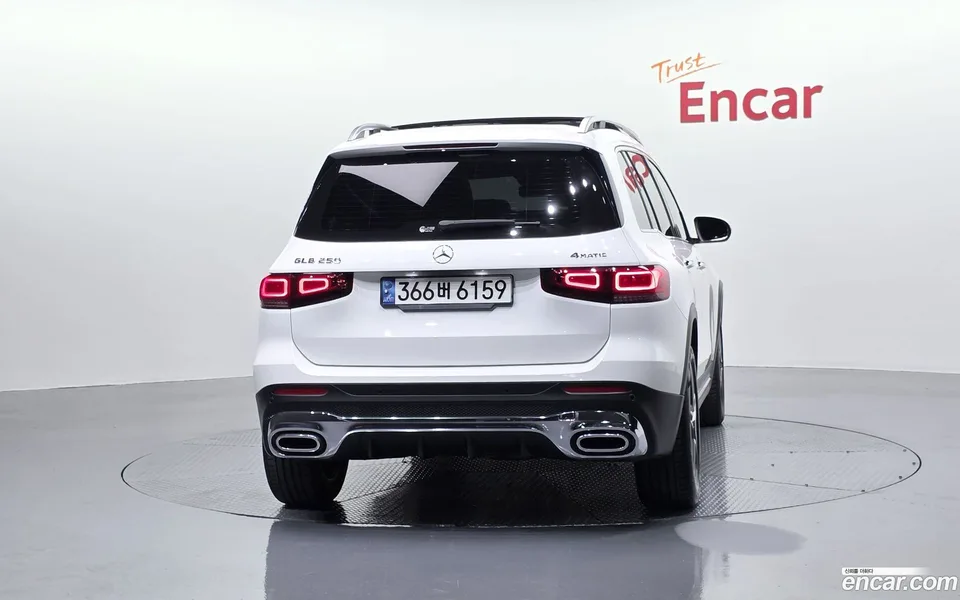 Mercedes-Benz GLB-Class GLB250 4MATIC 2022 — миниатюра 4
