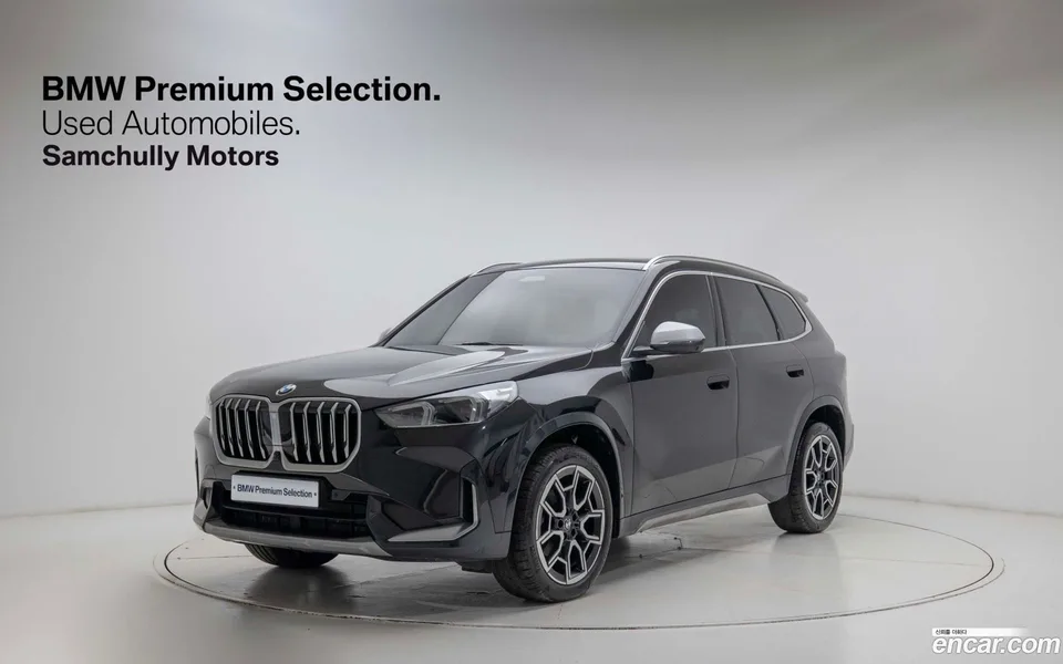 BMW X1 xDrive 20i xLine 2024 — фото 1, купить с доставкой в Москву