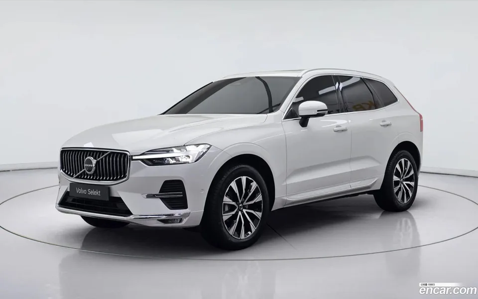 Volvo XC60 B5 2023 — фото 1, купить с доставкой в Москву