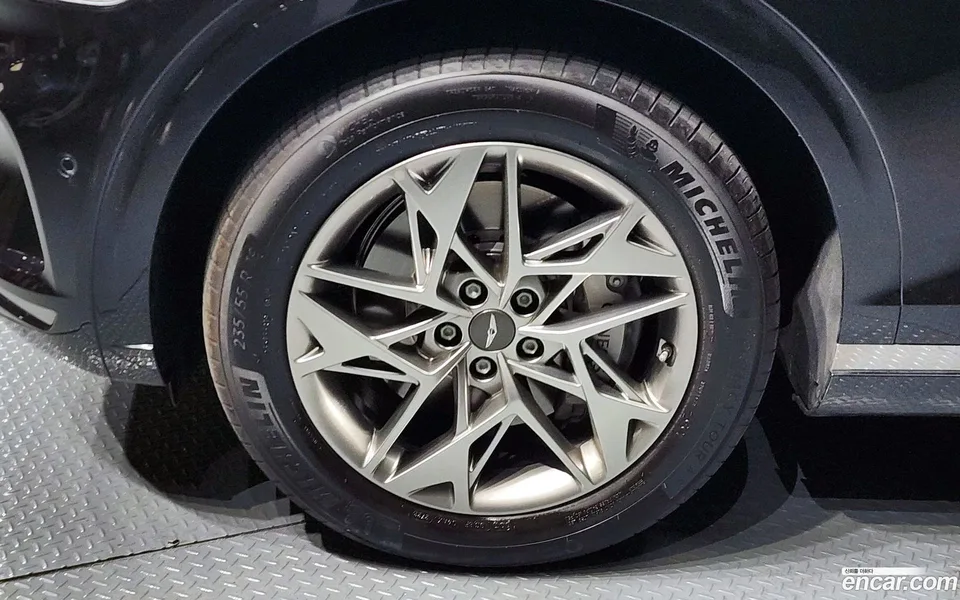 Genesis GV70 2.5T 2WD 2022 — миниатюра 2