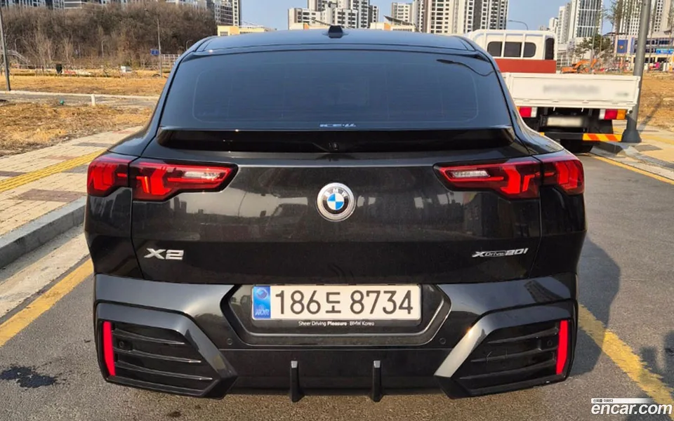 BMW X2 xDrive 20i M 2025 — thumbnail 4