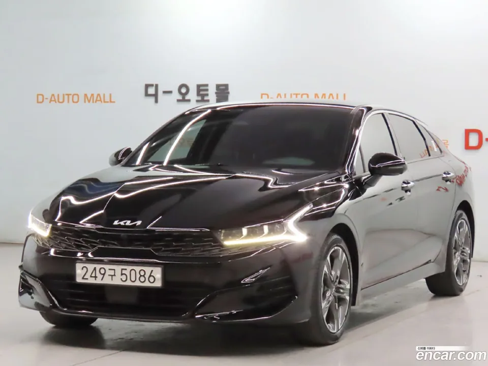 Kia K5 2.0 2023 — фото 1, купить с доставкой в Москву