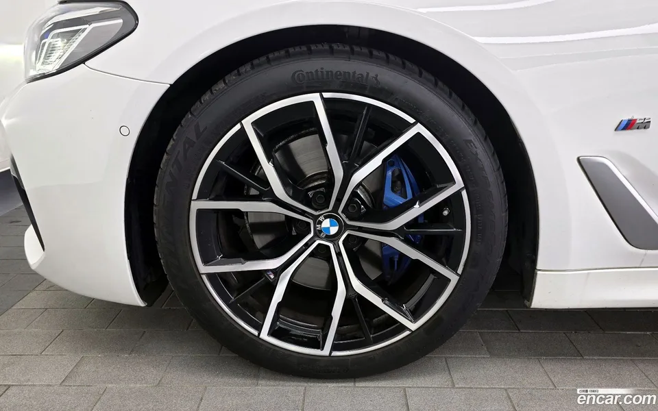 BMW 5 Series 520i M 2023 — миниатюра 5