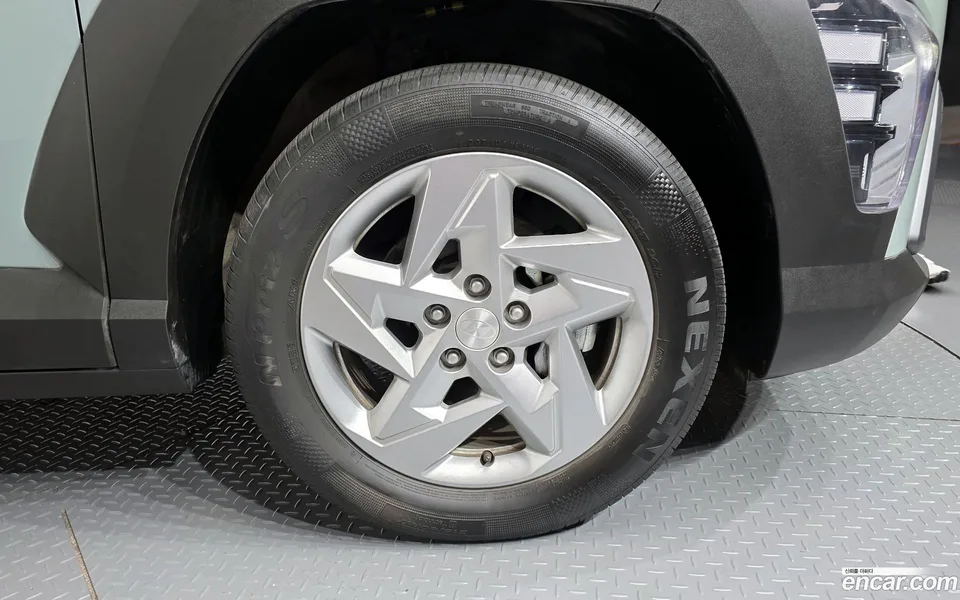 Hyundai Kona 1.6 2WD 2023 — миниатюра 2