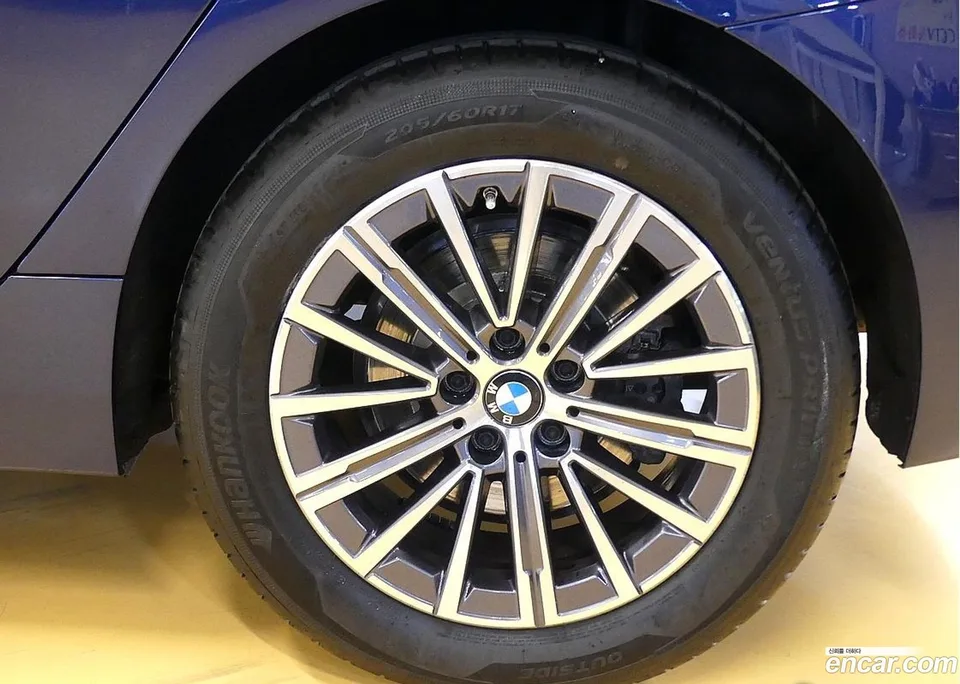BMW 2 Series Active Tourer 218d 2025 — миниатюра 2