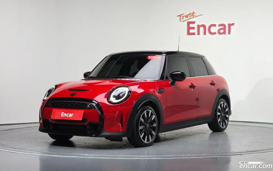 MINI Cooper S 5 2022 — фото 1, купить с доставкой в Москву