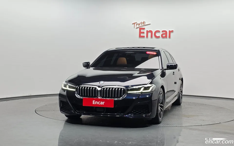 BMW 5 Series 520i M 2023 — миниатюра 3