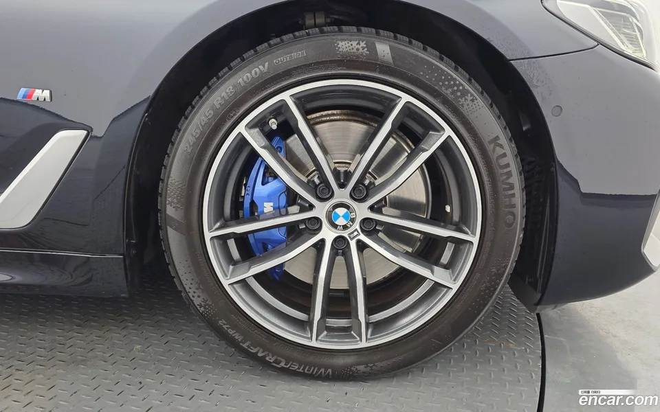 BMW 5 Series 520i M 2023 — миниатюра 2