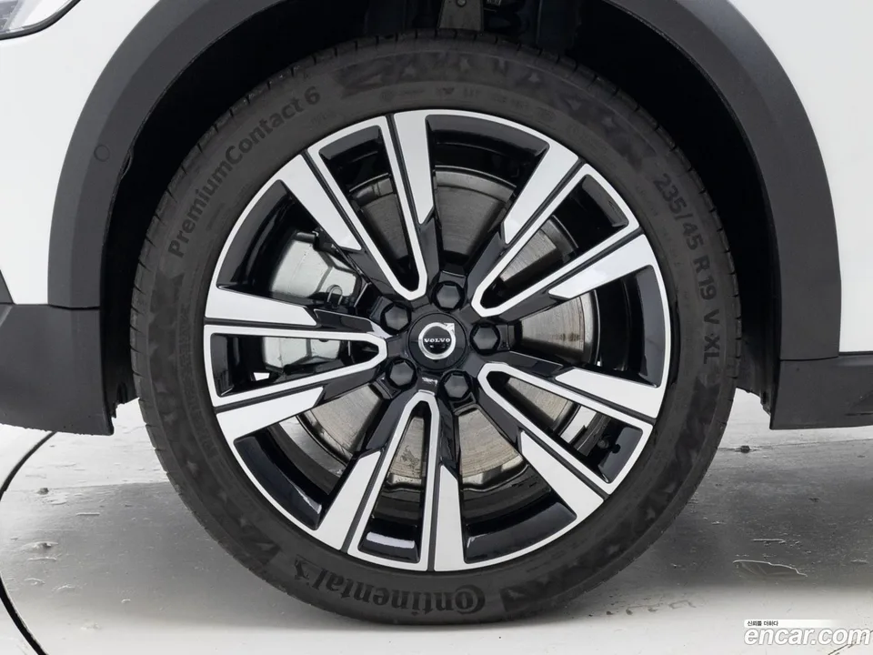 Volvo V60 Cross Country B5 AWD 2025 — миниатюра 2