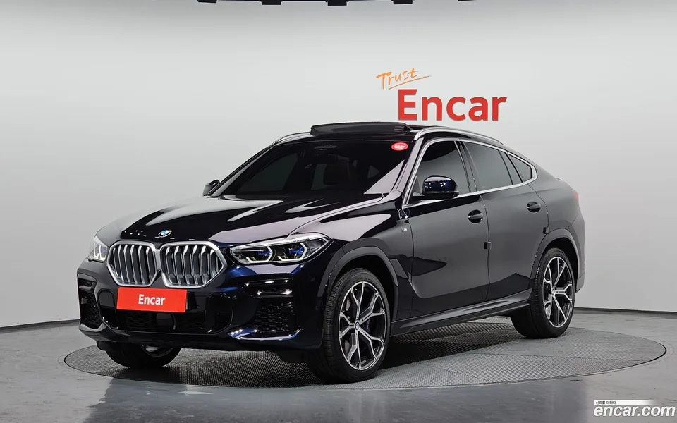 BMW X6 xDrive40i M 2022 — фото 1, купить с доставкой в Москву
