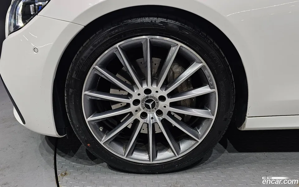 Mercedes-Benz E-Class E350 4MATIC AMG Line 2022 — миниатюра 2