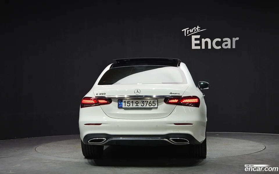Mercedes-Benz E-Class E350 4MATIC AMG Line 2022 — миниатюра 4