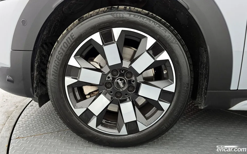 MINI Cooper S Countryman ALL4 2023 — миниатюра 2