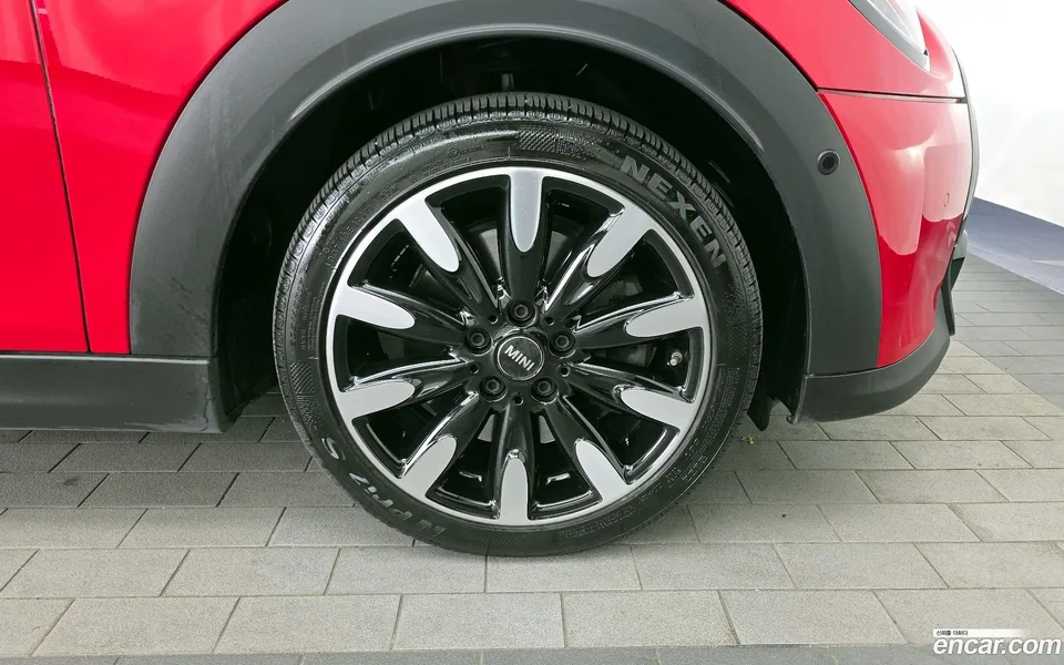 MINI Cooper S 5 2022 — миниатюра 2