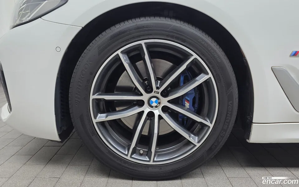 BMW 5 Series 520i M 2022 — миниатюра 2