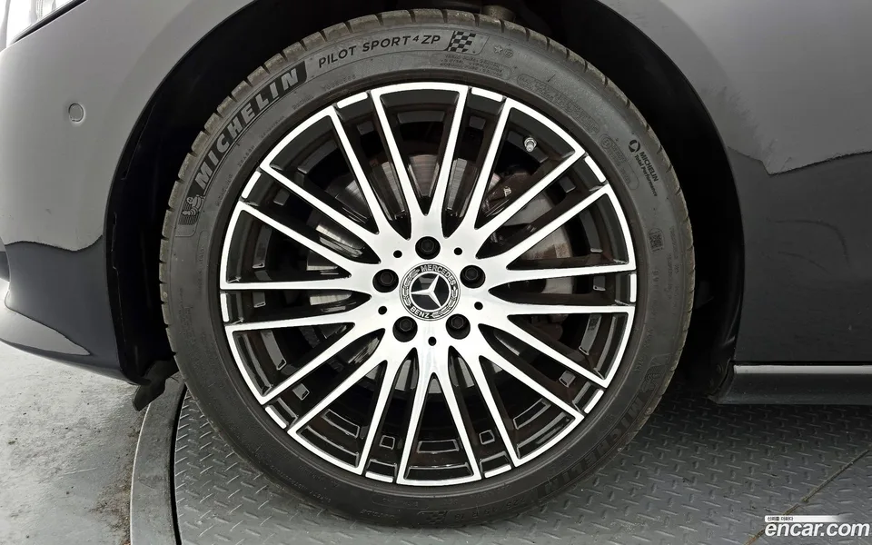 Mercedes-Benz C-Class C300 4MATIC 2024 — миниатюра 2