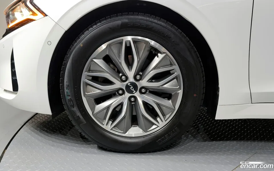 Kia K5 Hybrid 2023 — миниатюра 2