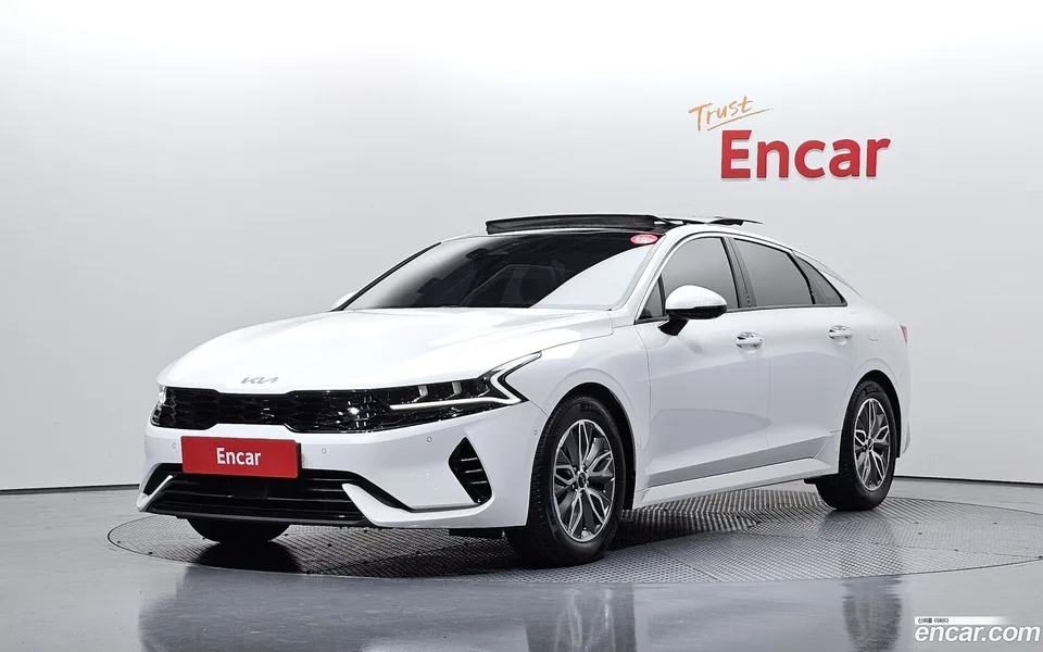 Kia K5 Hybrid 2023 — фото 1, купить с доставкой в Москву