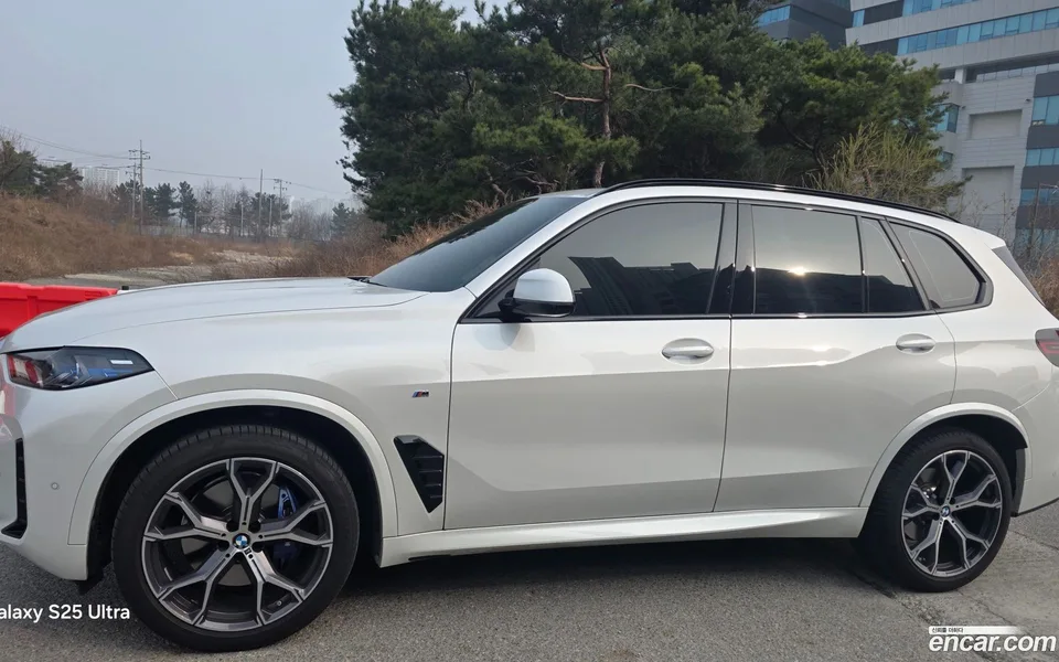BMW X5 xDrive 40i M 2025 — миниатюра 2