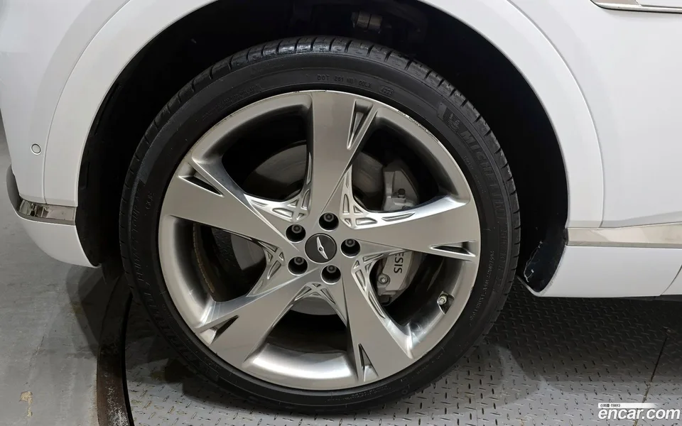 Genesis GV80 2.5T 2WD 2023 — миниатюра 2