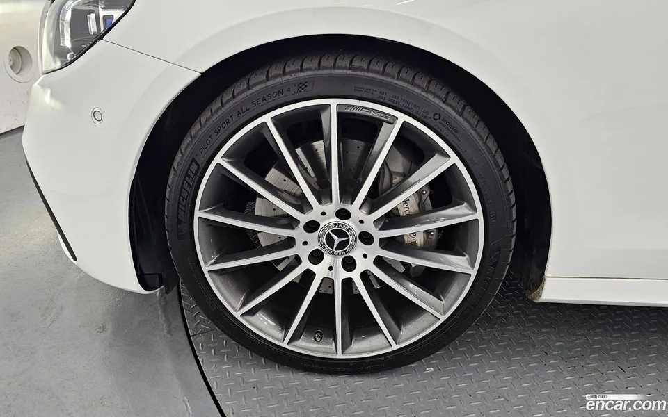 Mercedes-Benz E-Class E350 4MATIC AMG Line 2022 — миниатюра 2
