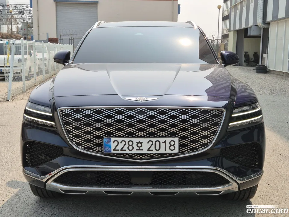Genesis GV80 2.5T 2WD 2024 — фото 1, купить с доставкой в Москву