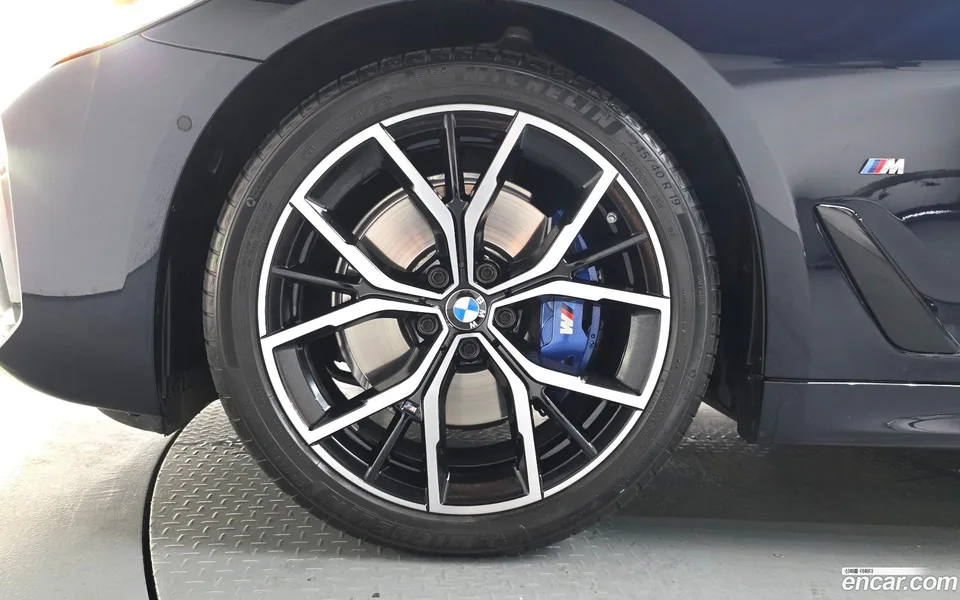 BMW 5 Series 530i M 2023 — миниатюра 2