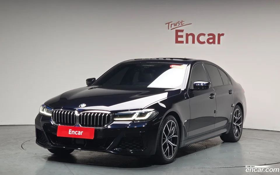 BMW 5 Series 530i M 2023 — фото 1, купить с доставкой в Москву