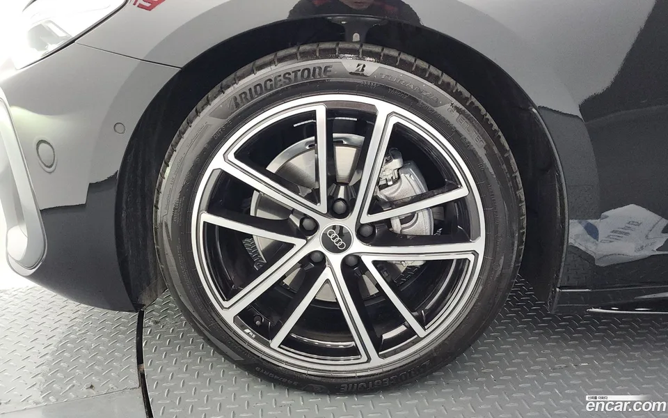 Audi A5 40 TFSI S Line 2025 — миниатюра 5