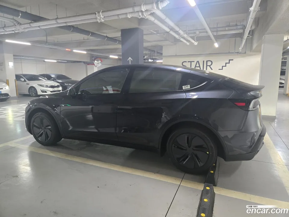 Tesla Model Y RWD 2025 — миниатюра 3