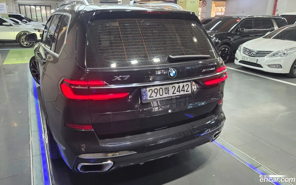 BMW X7 xDrive 40i M 6 2023 — миниатюра 2