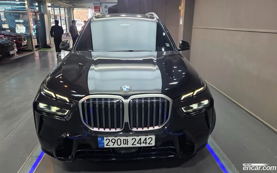 BMW X7 xDrive 40i M 6 2023 — миниатюра 3
