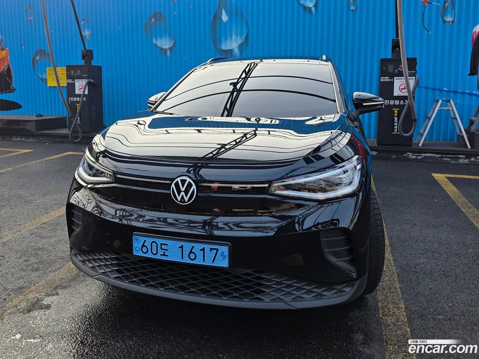 Volkswagen ID.4 2023 — фото 1, купить с доставкой в Москву