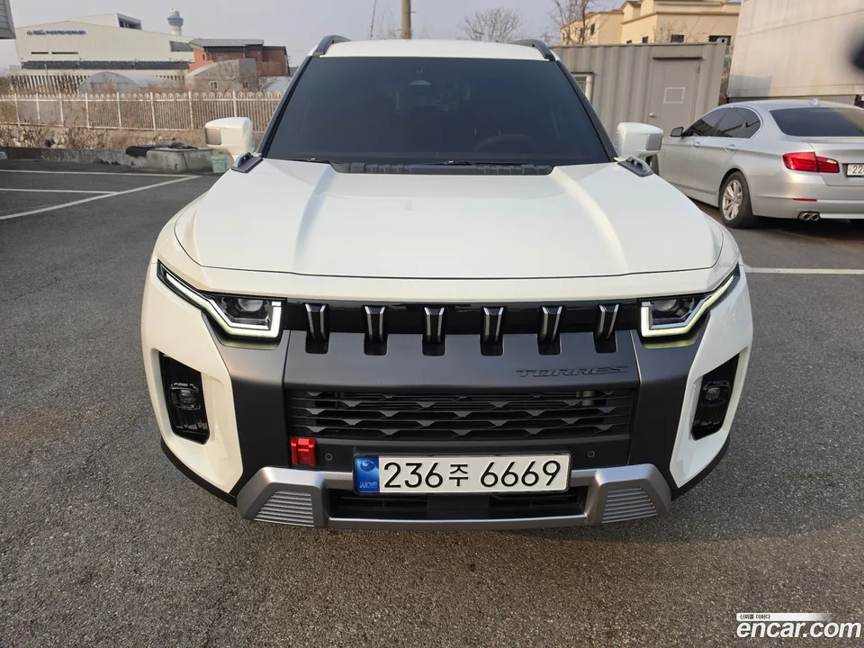 KG Mobility Torres 1.5 2WD 2023 — фото 1, купить с доставкой в Москву