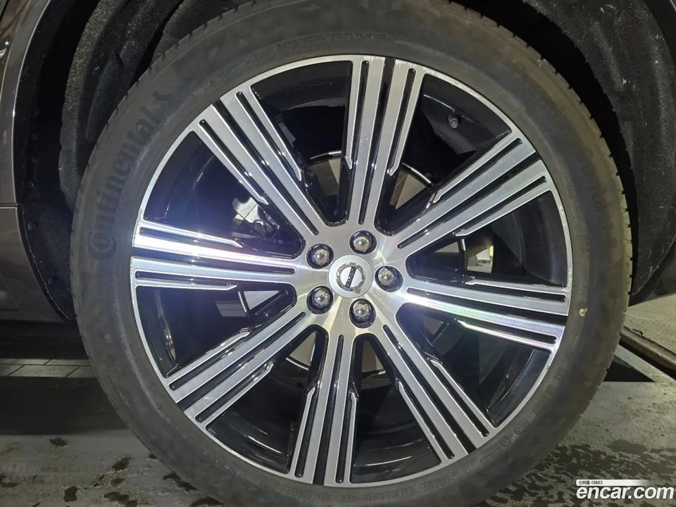 Volvo XC90 B6 2025 — миниатюра 2