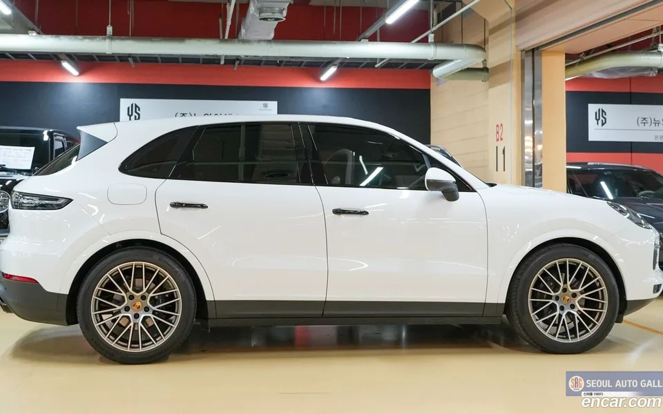 Porsche Cayenne 3.0 2023 — миниатюра 2