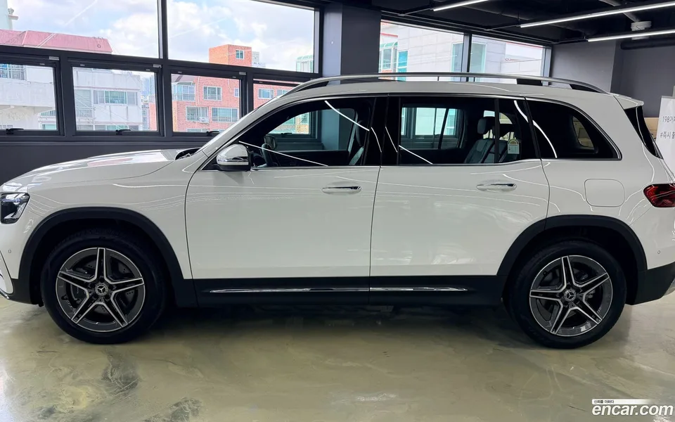 Mercedes-Benz GLB-Class GLB250 4MATIC 2025 — миниатюра 5