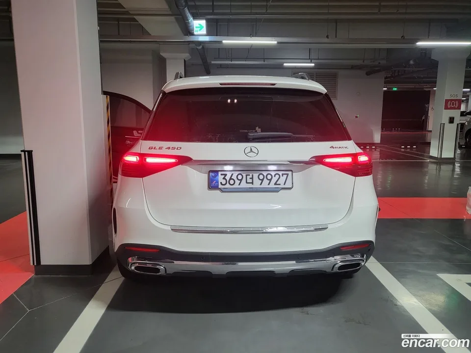Mercedes-Benz GLE-Class GLE450 4MATIC AMG Line 2025 — миниатюра 4