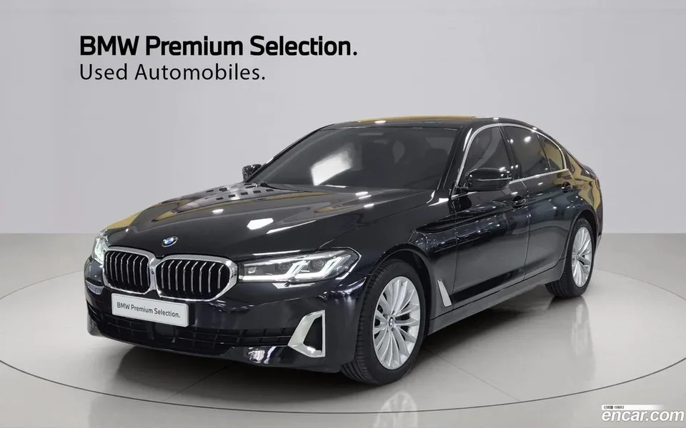 BMW 5 Series 520i 2023 — фото 1, купить с доставкой в Москву