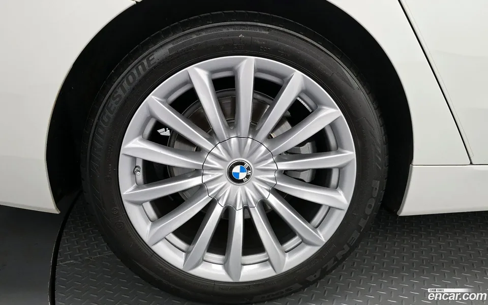 BMW 6 Series GT 620d 2023 — миниатюра 2