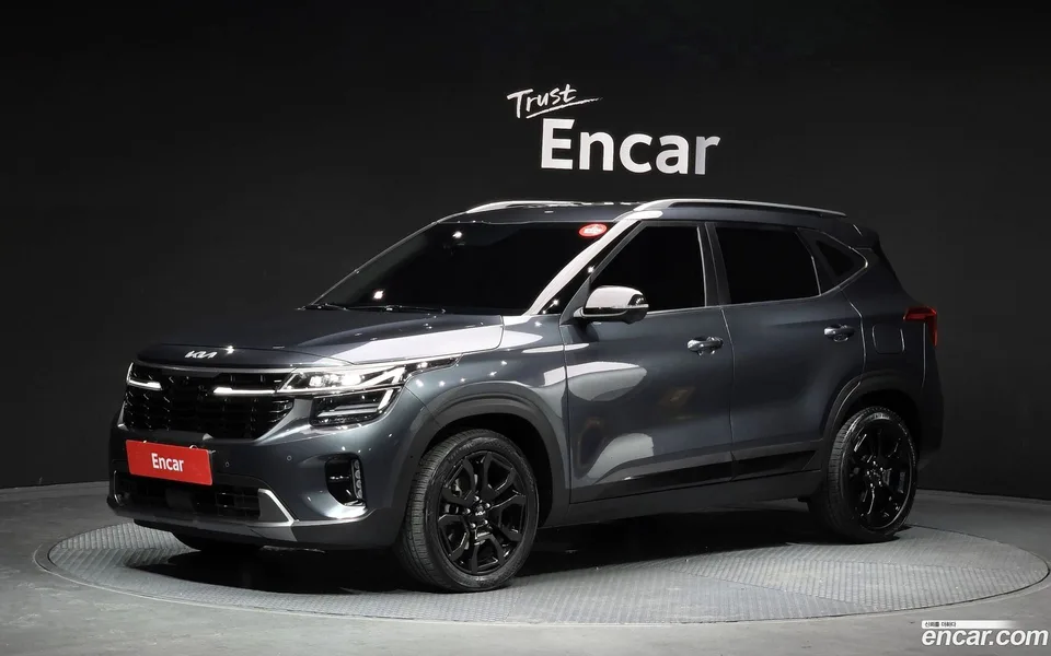 Kia Seltos 1.6 2WD 2023 — фото 1, купить с доставкой в Москву