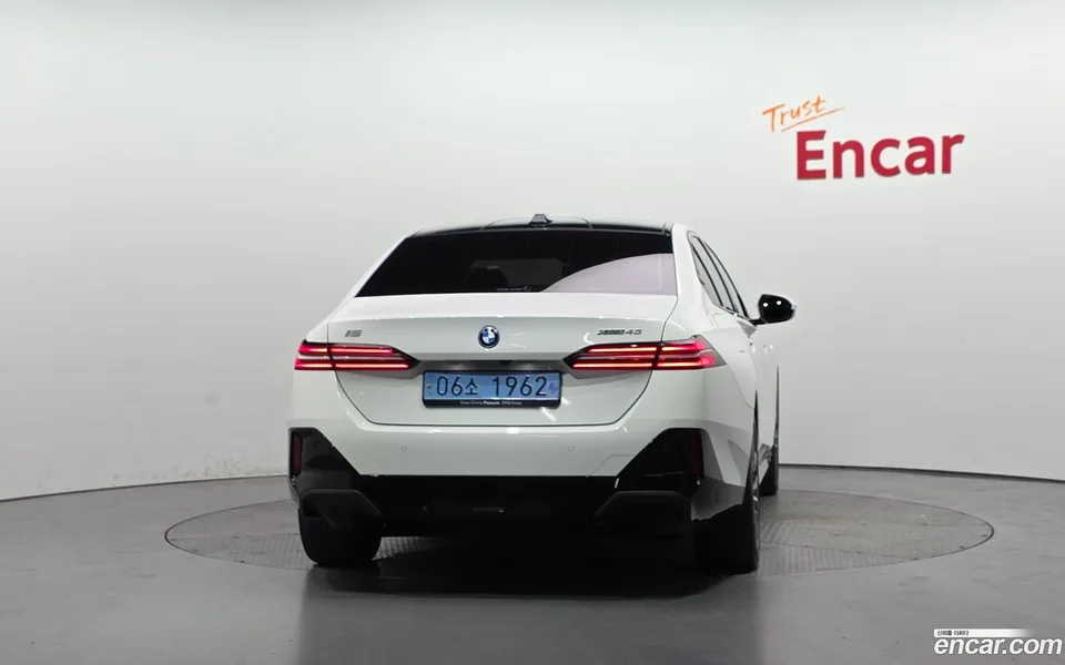 BMW i5 xDrive 40 M 2024 — миниатюра 4