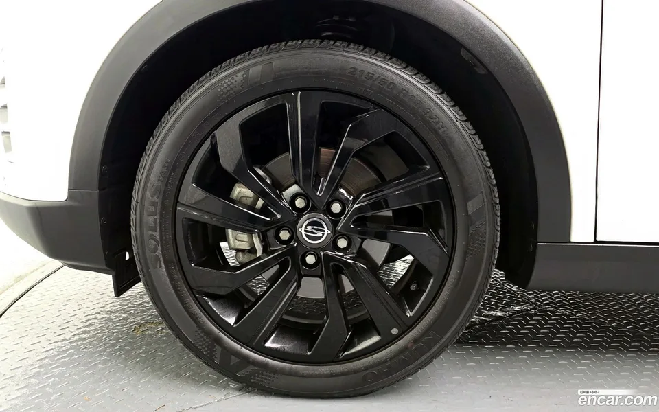 KG Mobility Tivoli 1.5 2WD 2023 — thumbnail 5
